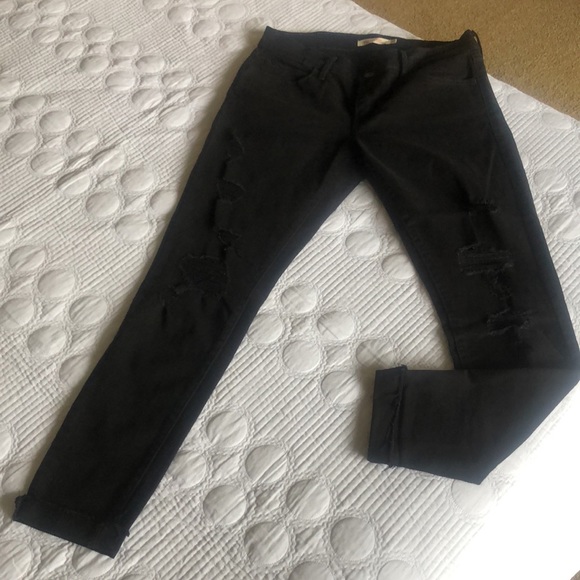 Levi’s black super skinny jeans. - Picture 5 of 9